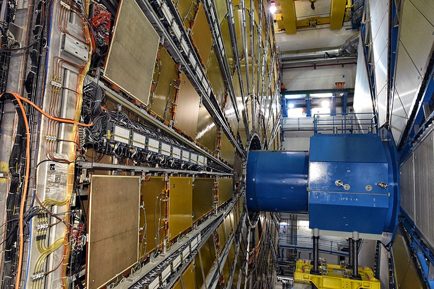 Atlas Experiment at Large Hadron Collider